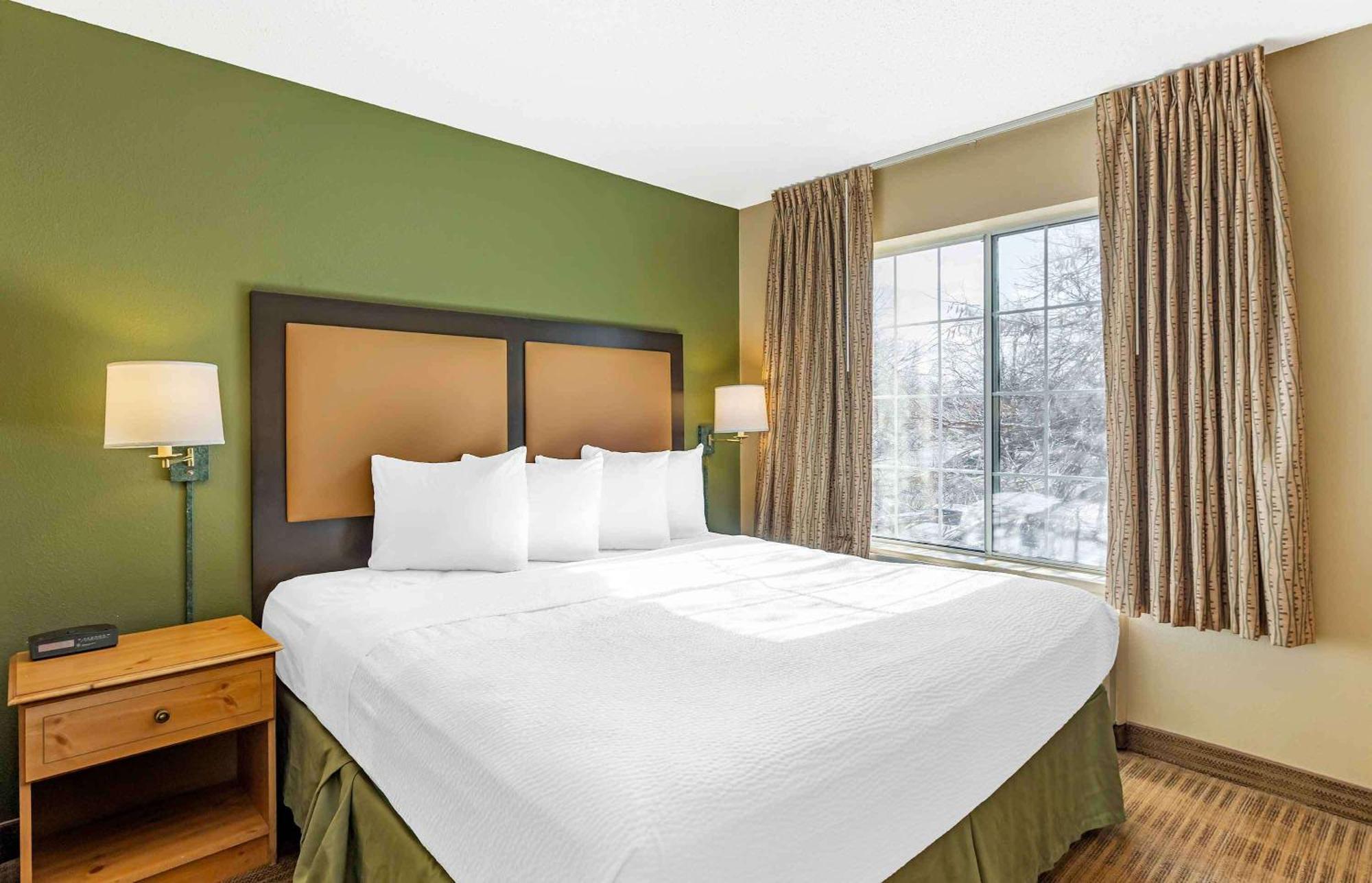 Extended Stay America Select Suites - Chicago - Naperville - East Exterior photo