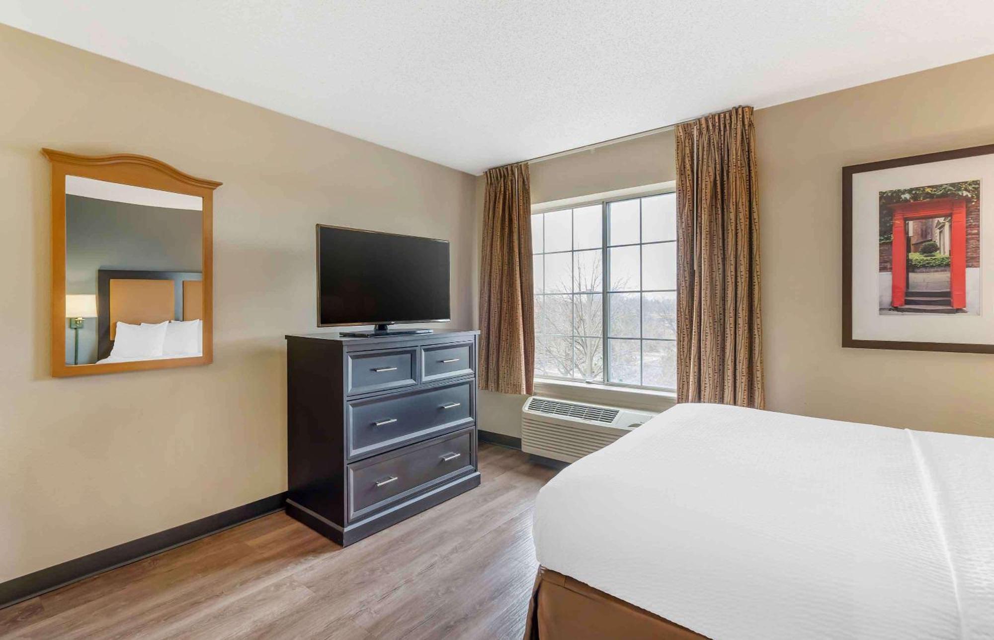 Extended Stay America Select Suites - Chicago - Naperville - East Exterior photo