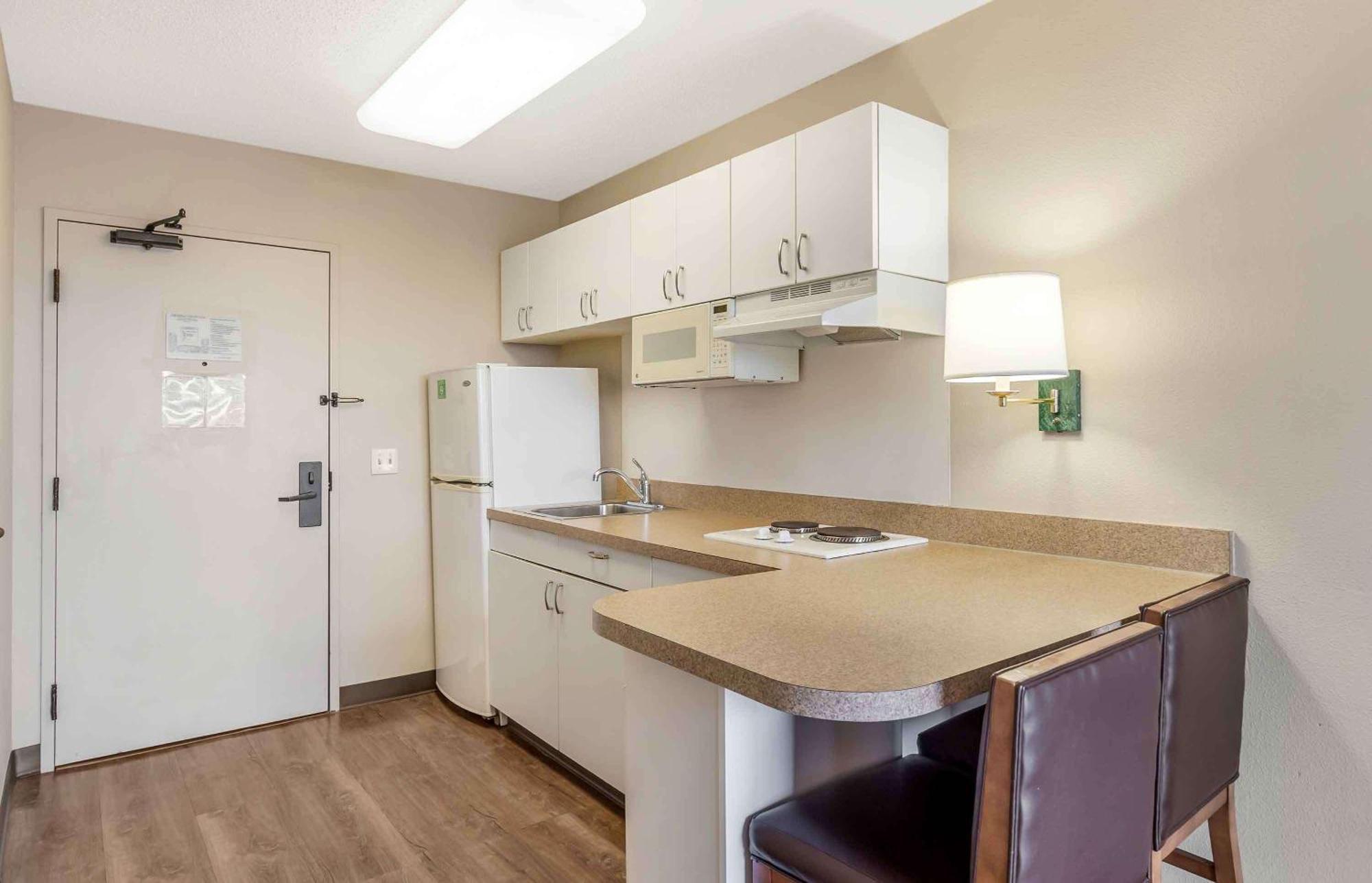 Extended Stay America Select Suites - Chicago - Naperville - East Exterior photo
